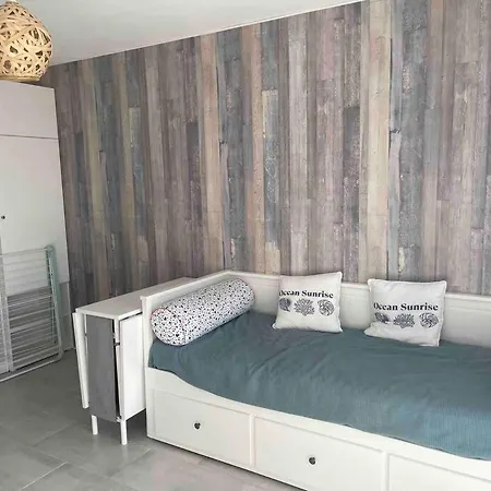 Appartamento Logement Avec Jardin Et Piscine Vue Mer.