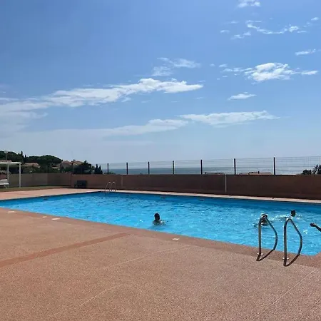 Appartamento Logement Avec Jardin Et Piscine Vue Mer. *