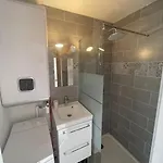 Appartamento Logement Avec Jardin Et Piscine Vue Mer.