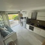 Logement Avec Jardin Et Piscine Vue Mer. *